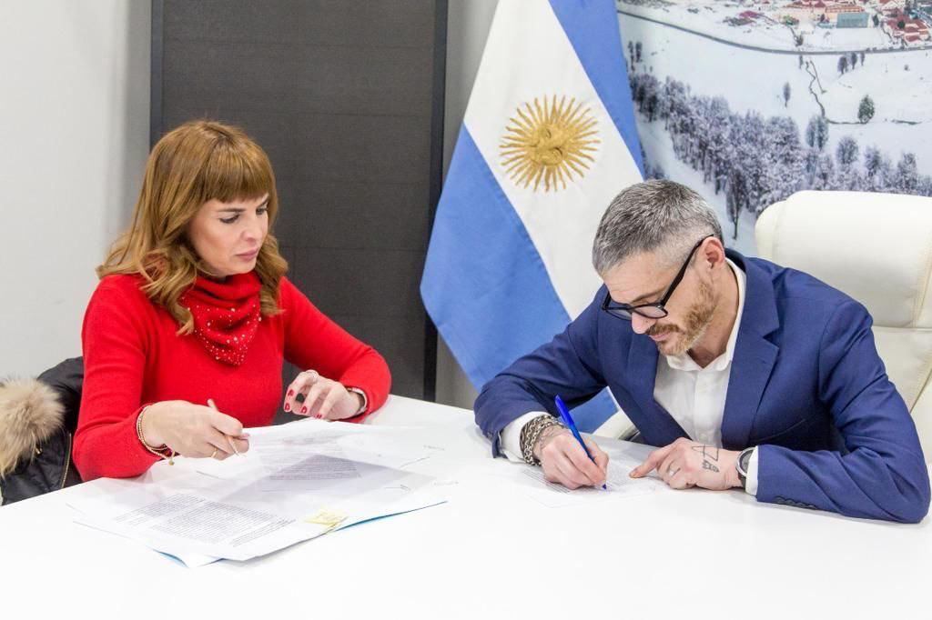 2E43CDD5-DFBF-4BE8-A6C7-58C309C6E643