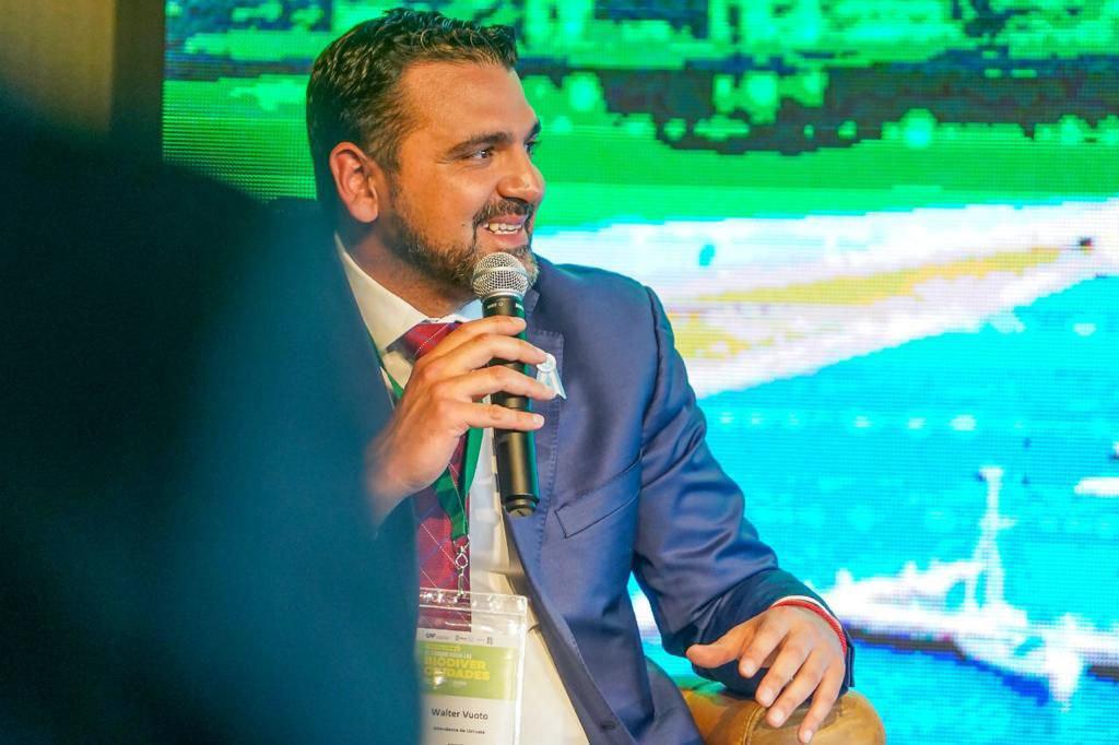 photo_4913725938957658970_y