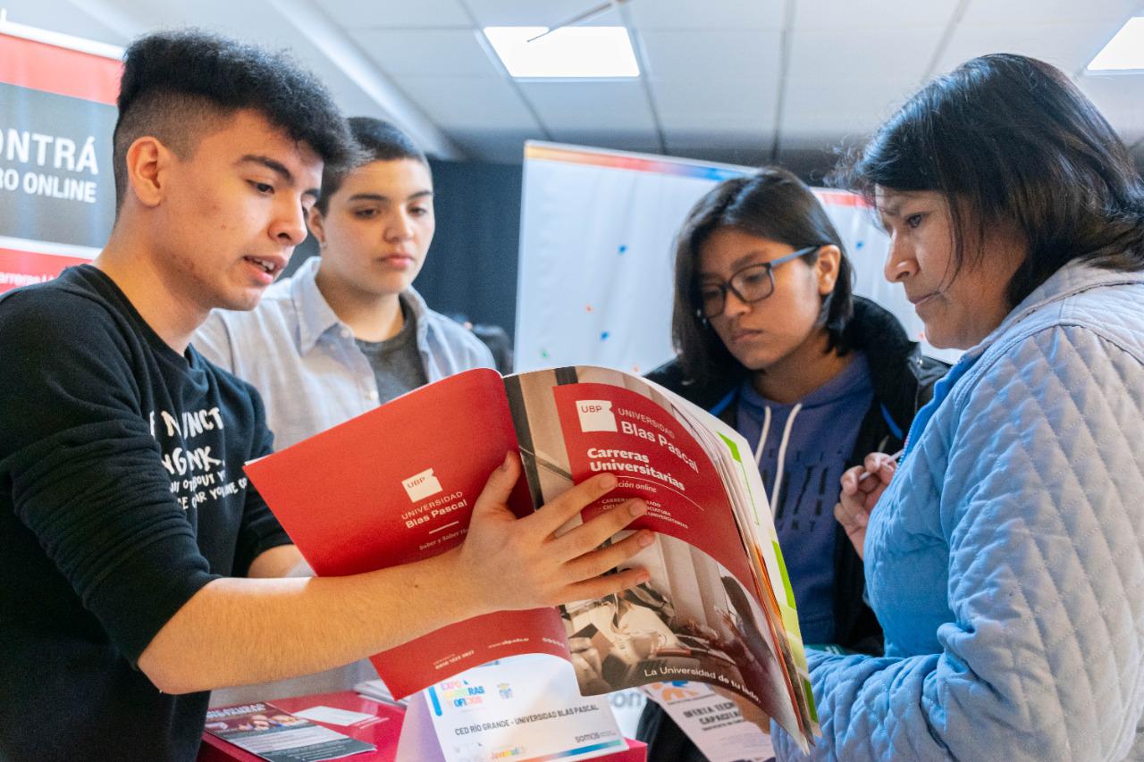 18A01110-1224-4BD7-863A-97C438191806