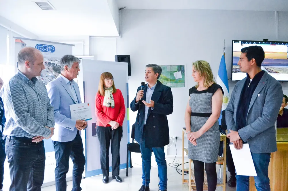 a4317923-4bc4-4253-bdee-8b2c0eb1ddaf