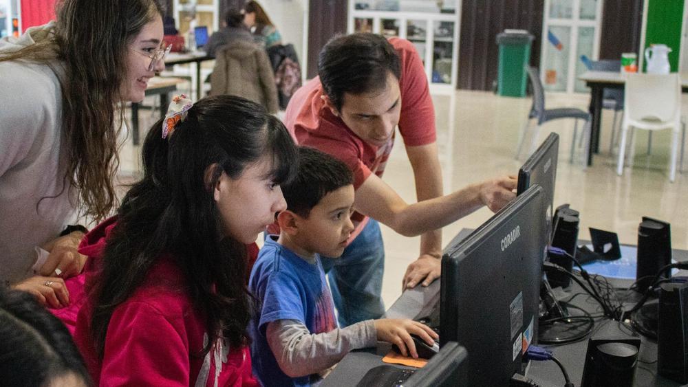 d73fa740-26d4-4c45-bcf1-7208bd698cbb