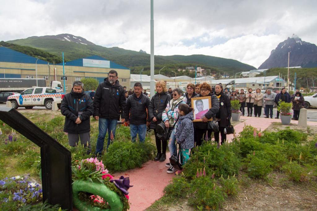 EE1C3873-7DEA-4C9D-86B1-A095C70D4A8D