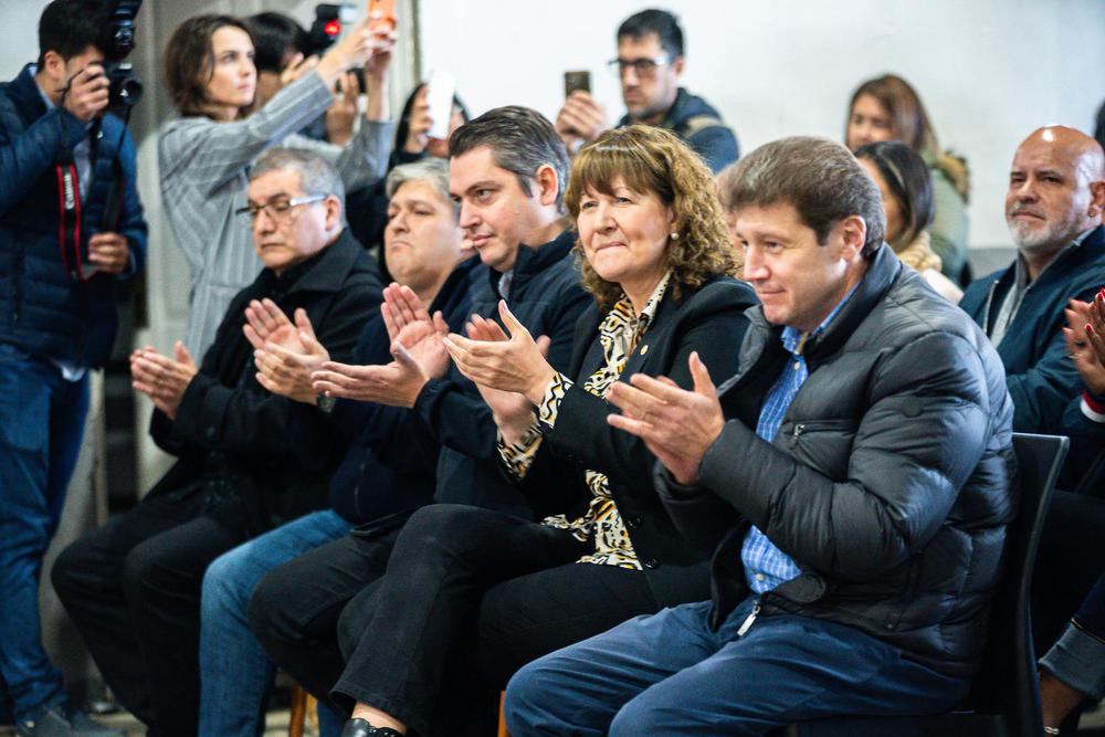 32114BA2-D81F-451B-9B4A-762DAB28FF14