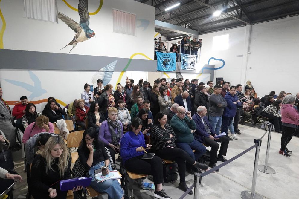 A9F8F498-1C23-4671-8B52-0506610DD5D2