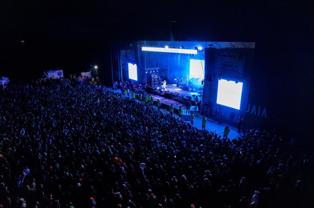 AEA8CB06-C9F1-48B6-AF42-5021932355F1