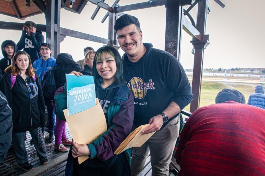 42FE5DCE-A5C6-42FF-980A-DDAD34E5CCAC