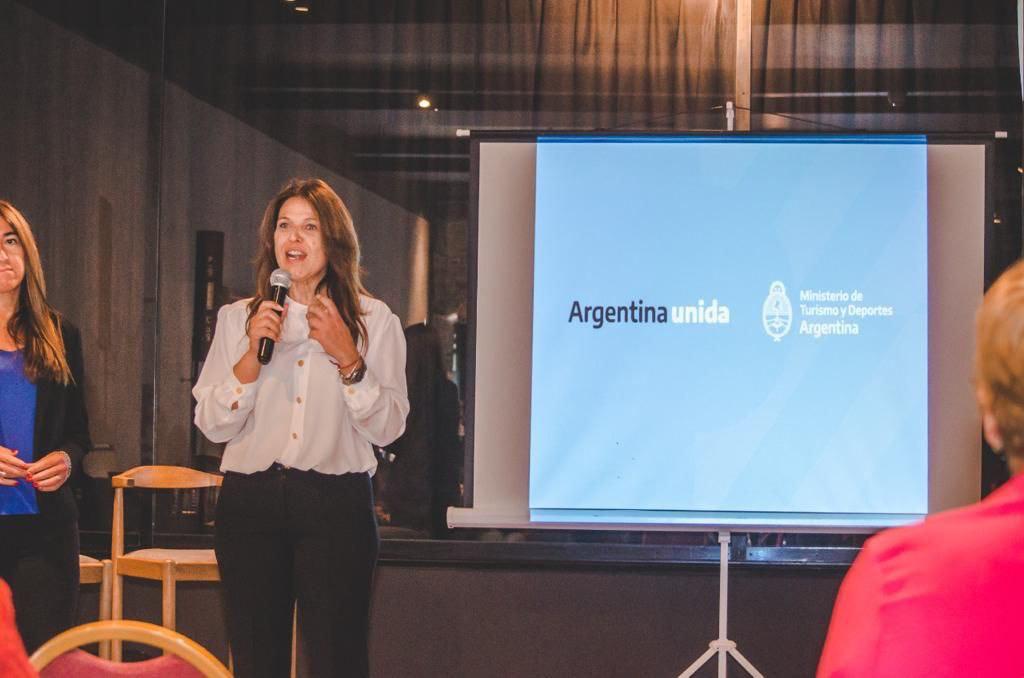 CF085B53-C964-4FB2-8AF3-DD28DC2ECF42