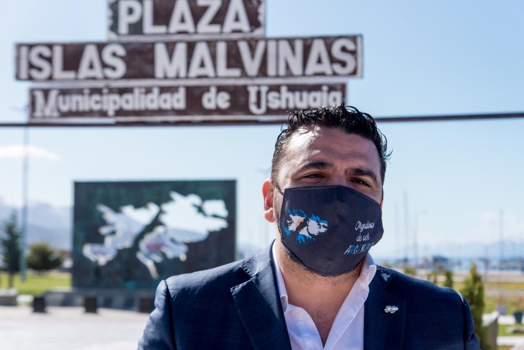 5fa5a073c3a0acda2d58b768