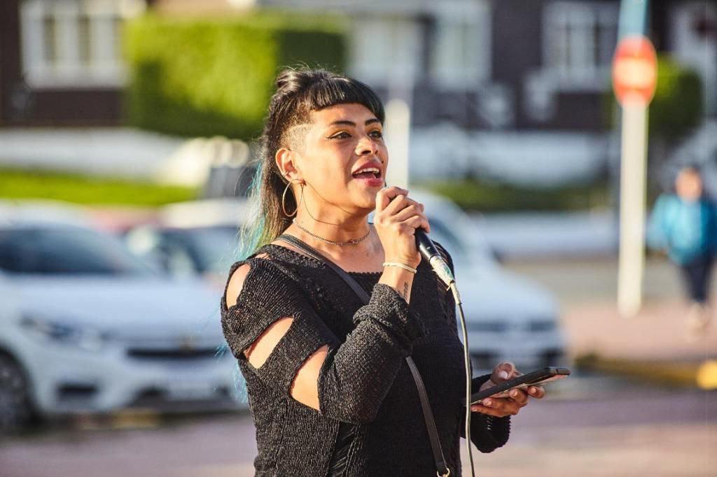 48327B06-0859-477E-918E-74D2035766A9