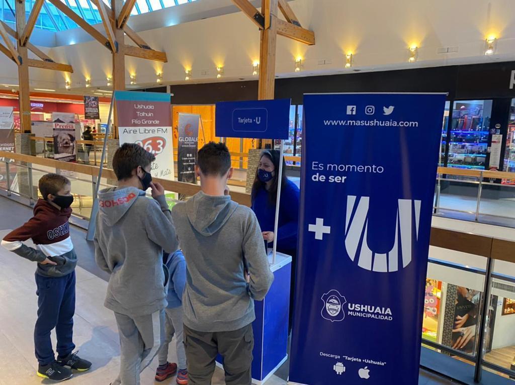 60f9f30ff72e48c829e75ef6