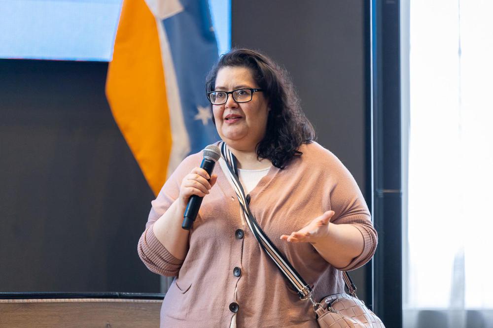 1A0E9B25-7BB1-44BA-9E5D-B8396C0E8A65