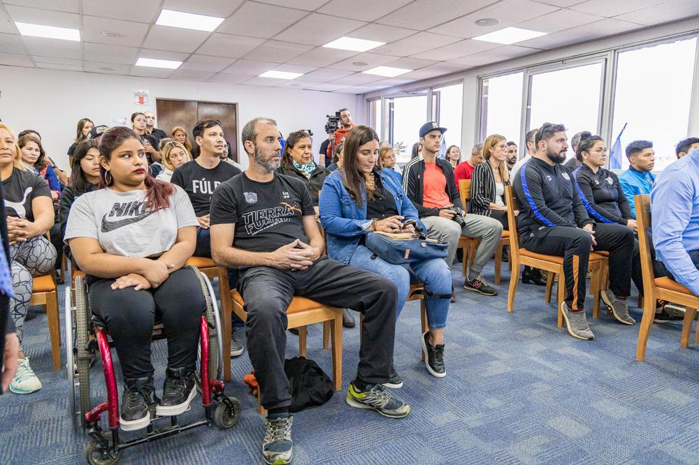 5CB9FD12-52D7-4DFC-BC3B-12FFC3524820