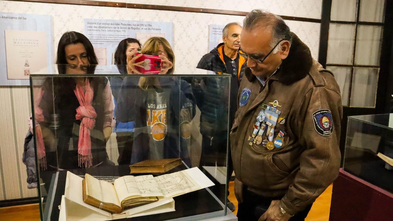 03464FAA-B0C9-413D-B30E-0D3C9014B48B