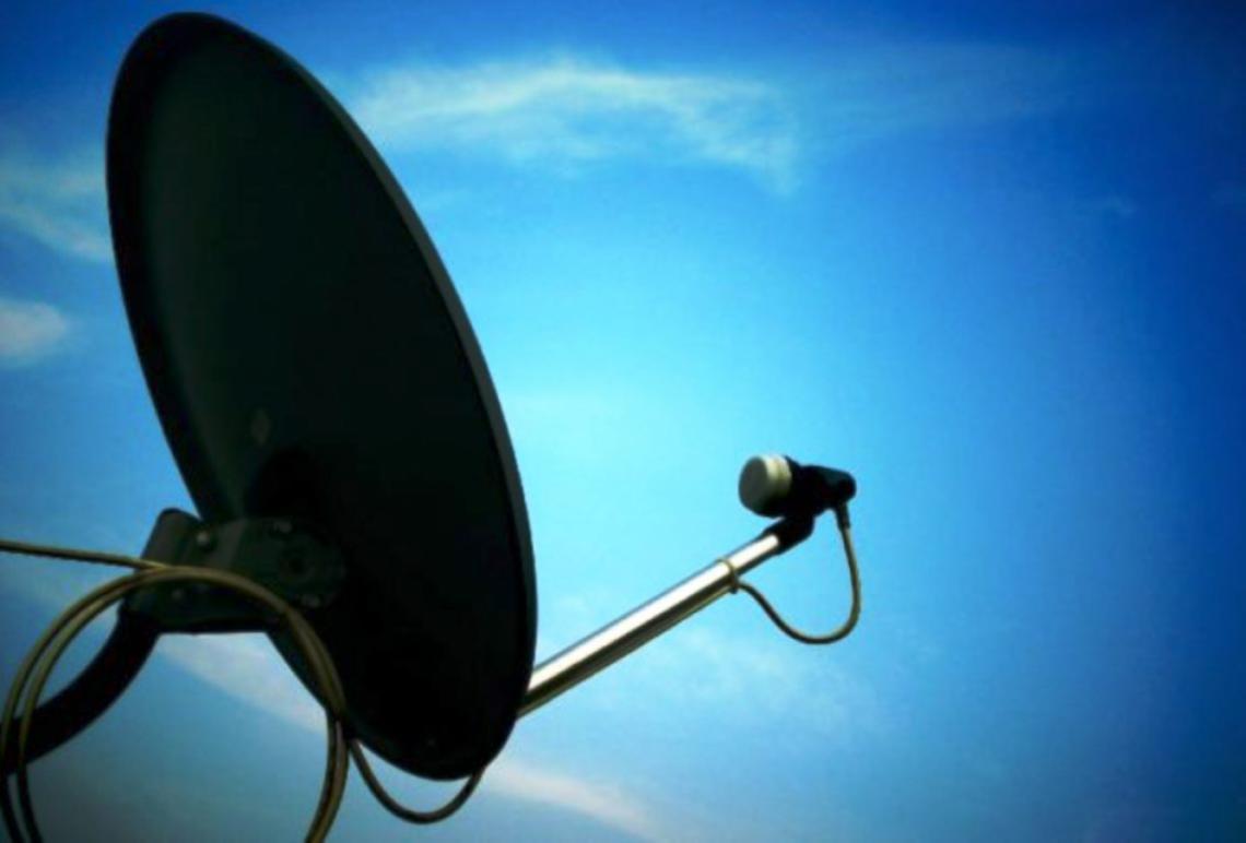 Televisión satelital