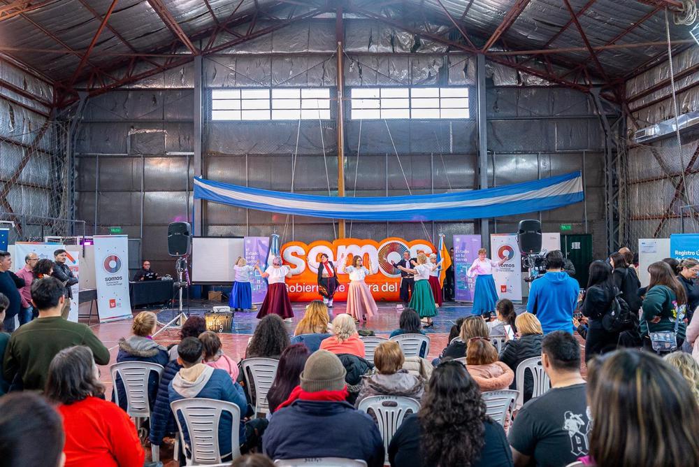 c077b7f9-f250-4c08-b006-8ca0a9c5acde