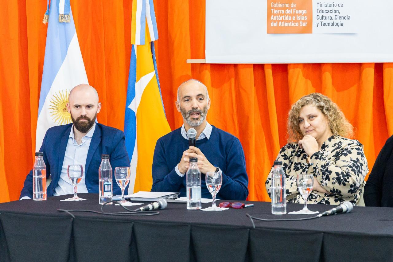 4B2CF4A4-8865-46F5-93C4-F8826FE4CA3E