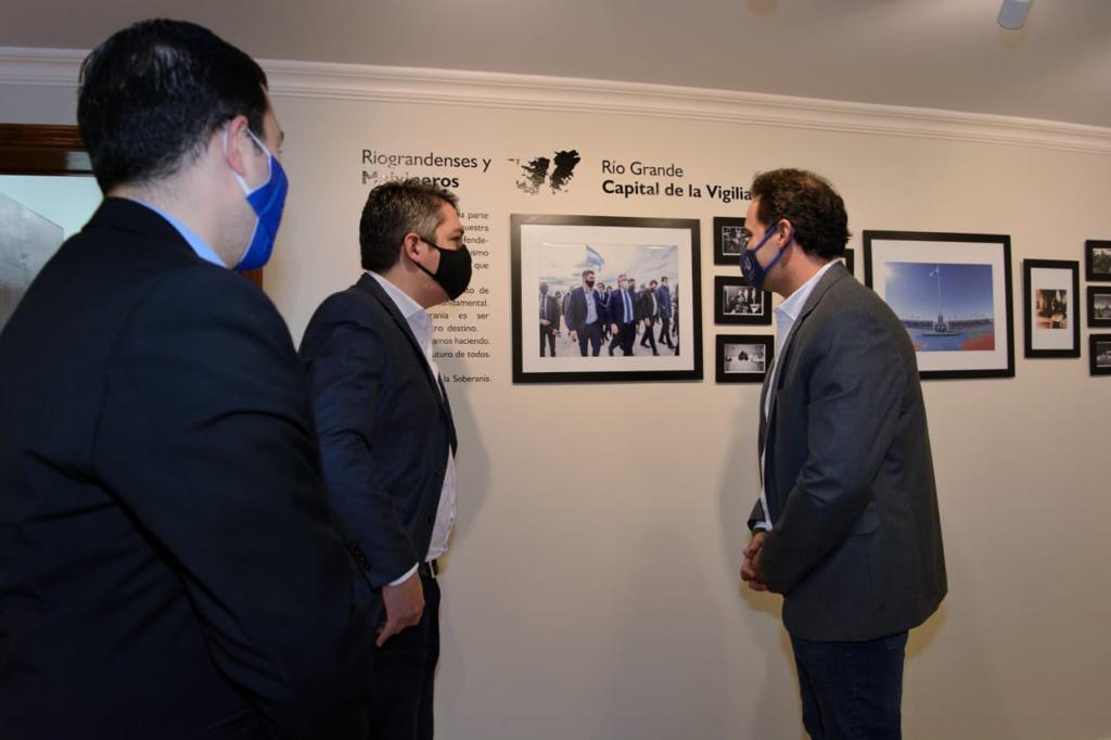 60c7aacc51bfe17b16c8d57c