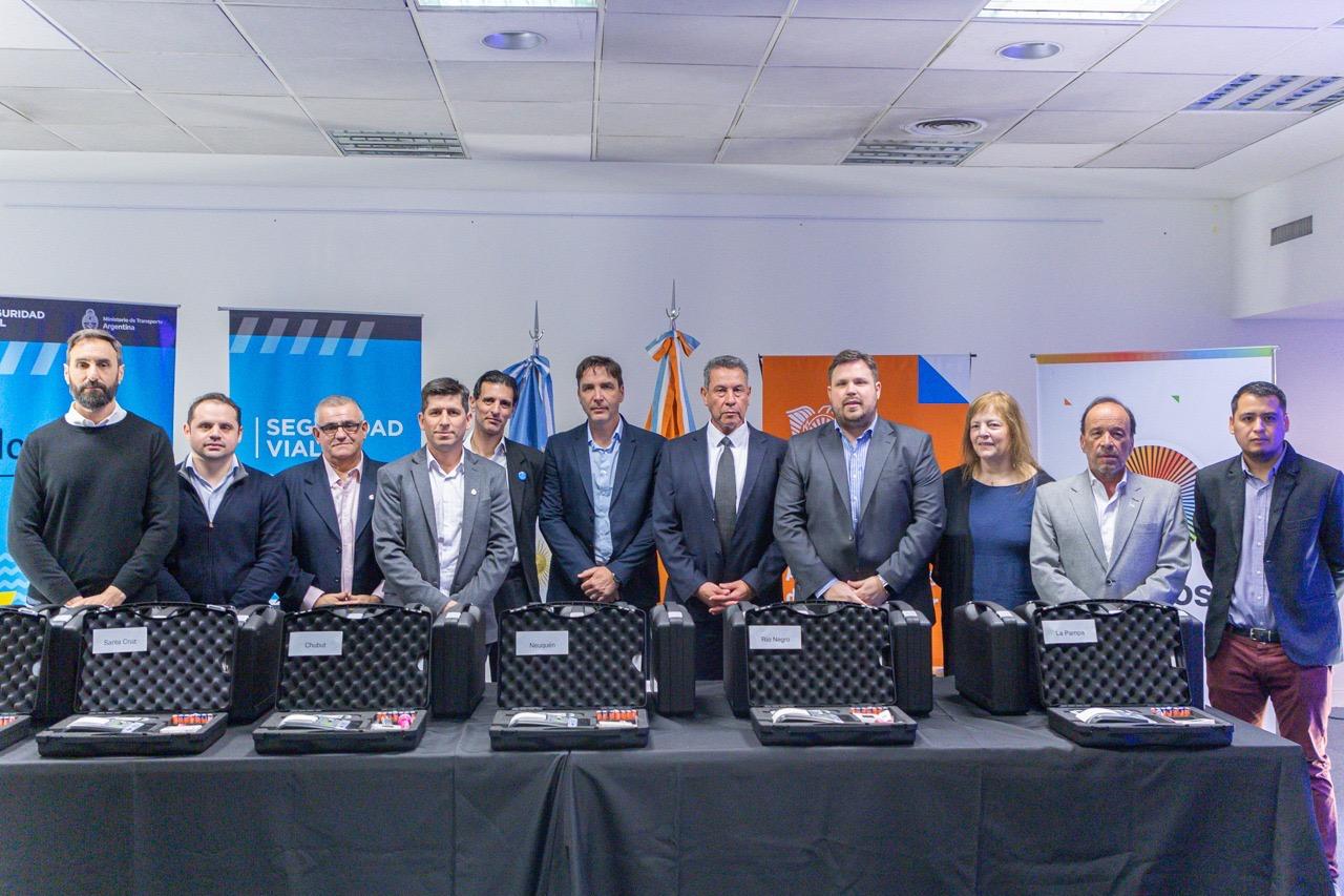 feefaf22-4739-4ae3-8a7d-94c9ed24f119