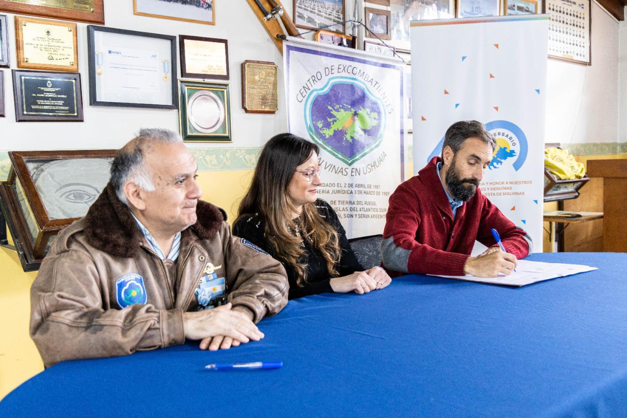 73365E8D-85B4-4BF7-9DA3-8B74F4D64CCF