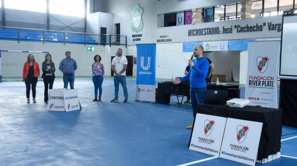 EE1B96D2-6FF5-4F95-A22B-5CD8E64DB0BE