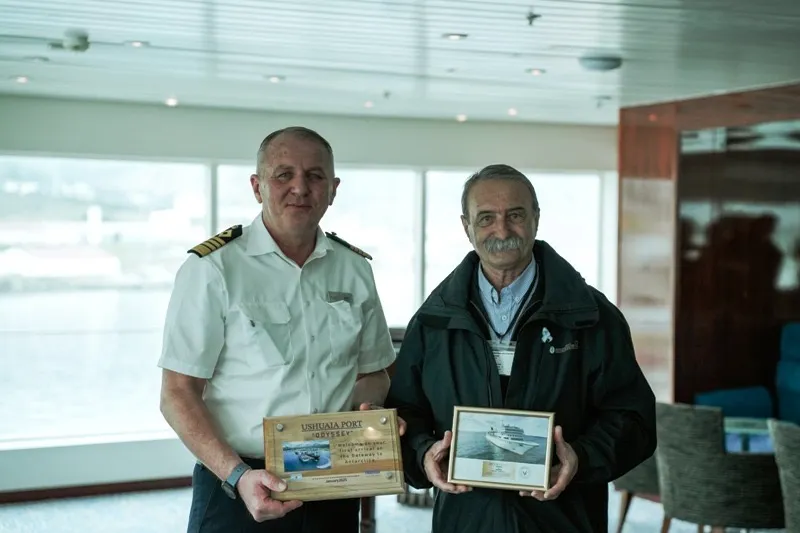 e38f3deb-8f69-4a53-9ab6-35bdef7f46d0