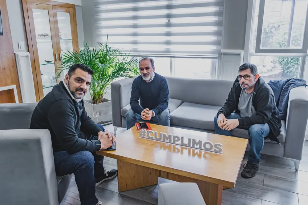 ab4f5722-7794-4f2a-b1b5-42c6a77a5106