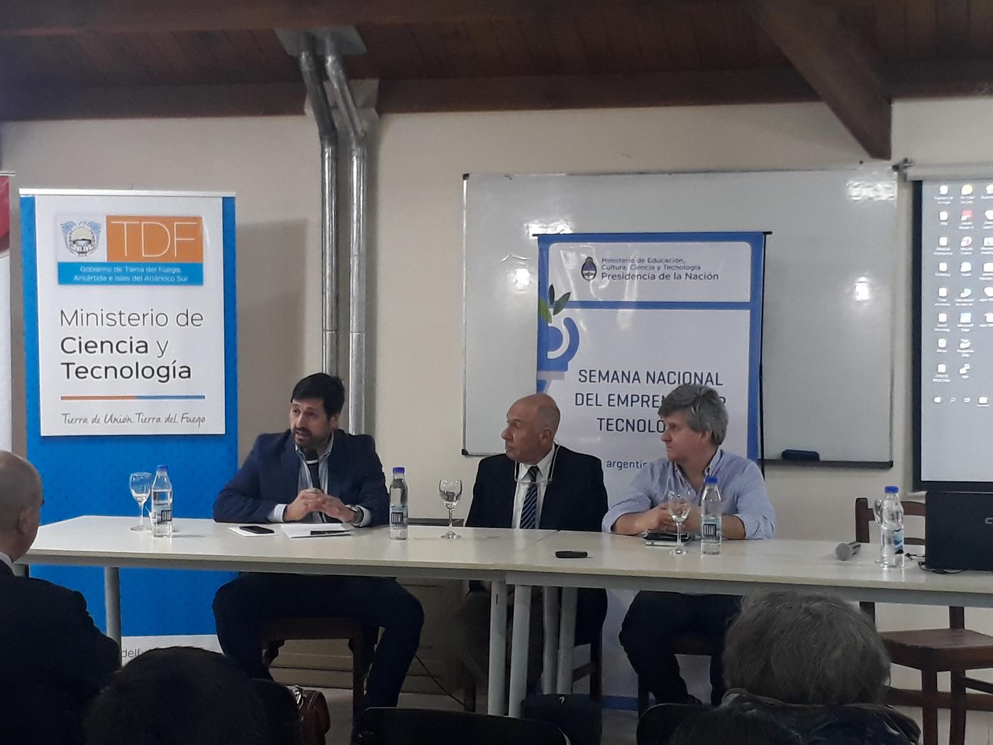 5d7832b2850bb83d22f041d3