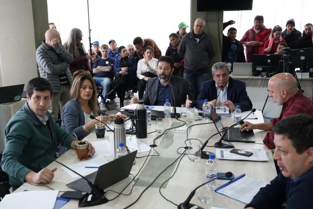 93791356-9AAD-4FD6-8D3B-5BF6000EDF6D