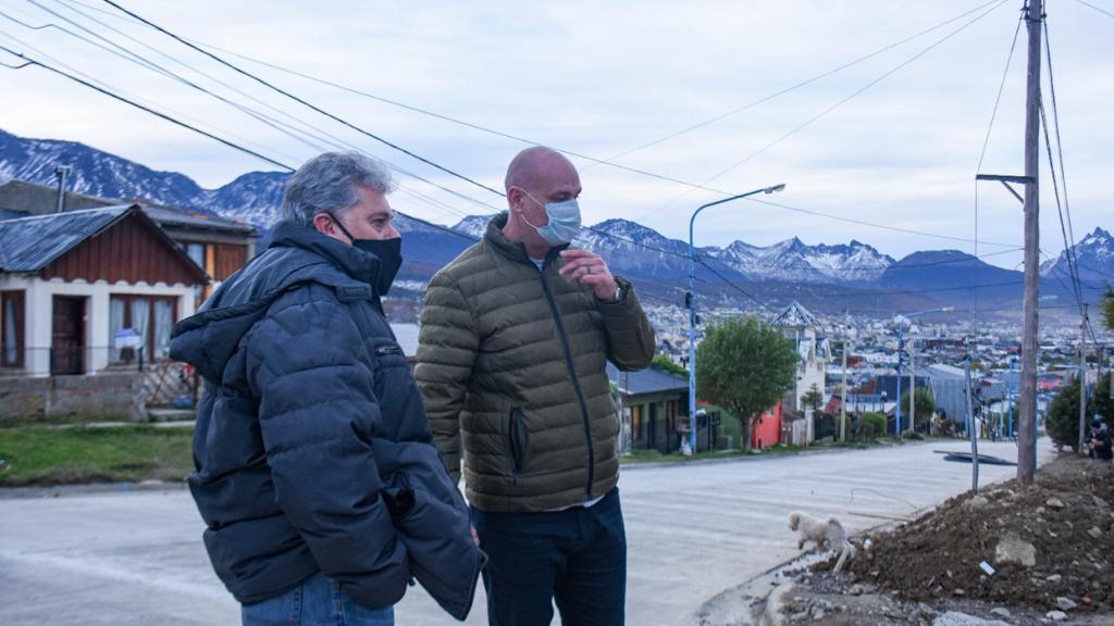 6098076ced5add2f074040bb