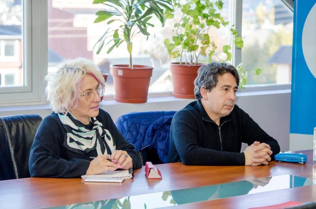 63F7936D-DF3E-4B10-8D8C-30C27A4DB05A