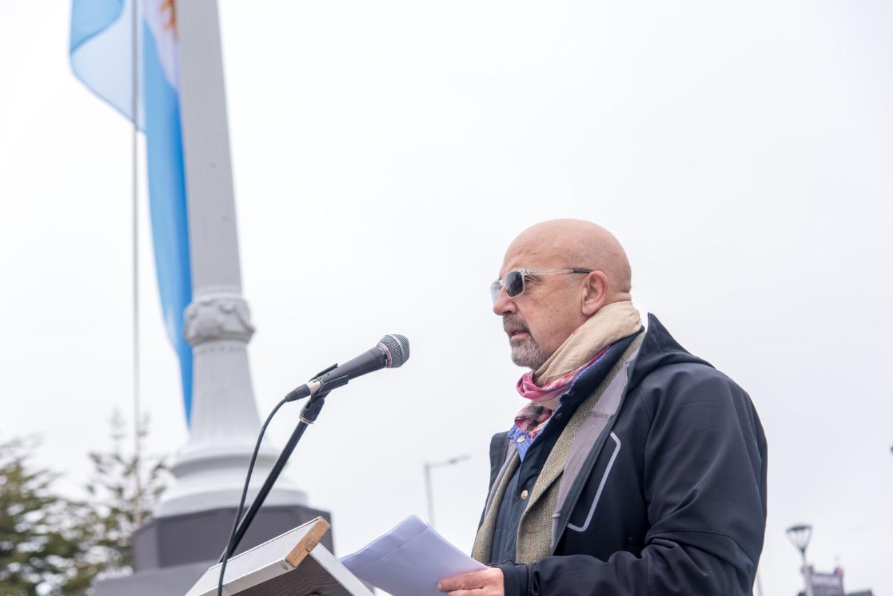 60873880e44317f50de8a166