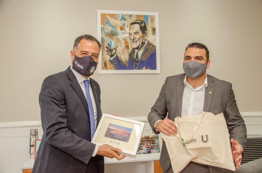 611c01d9e57d9bd445ad53b2