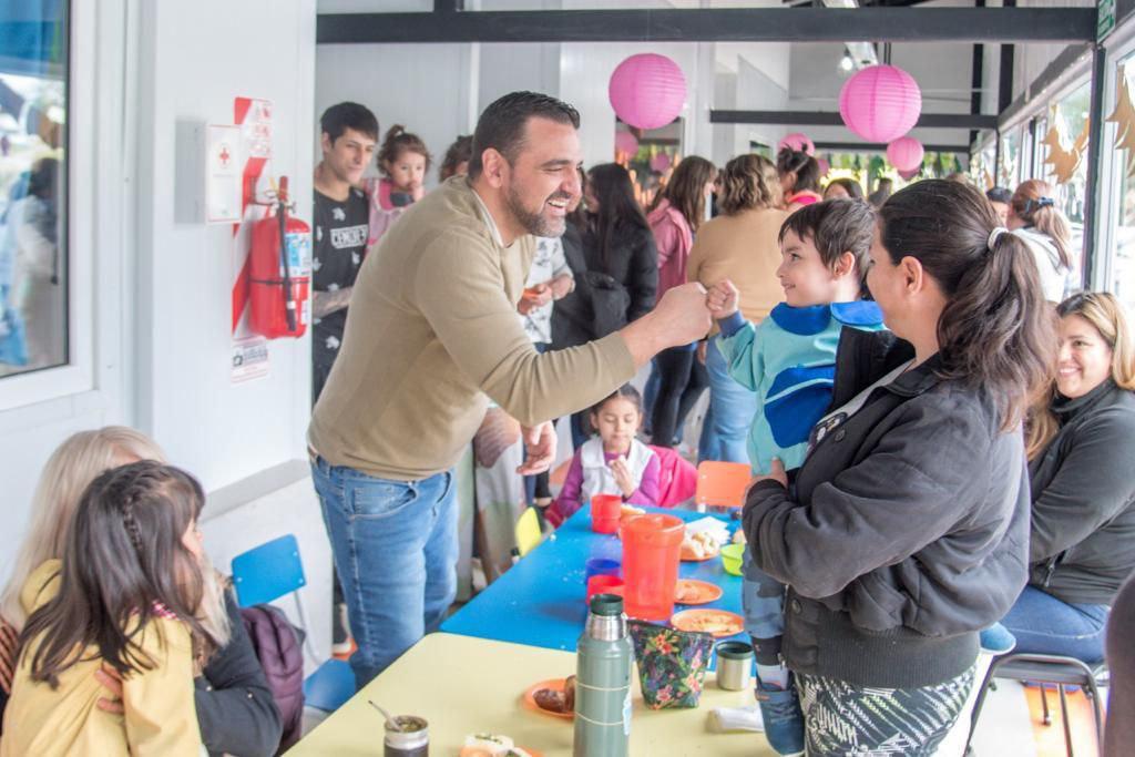 photo_5102956030446381740_y