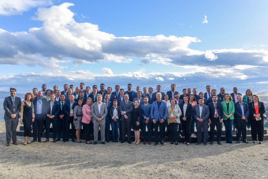 photo_4913725938957658973_y