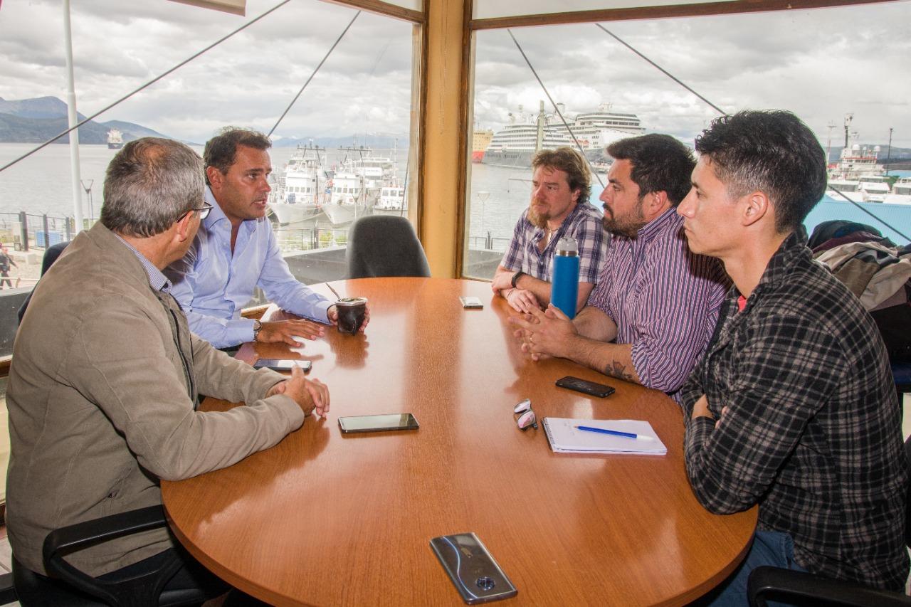 5e472e0ec324339e7e213697