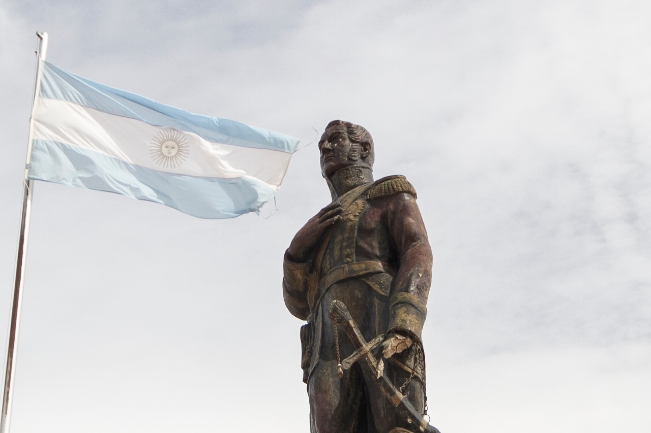 monumento vandalizado