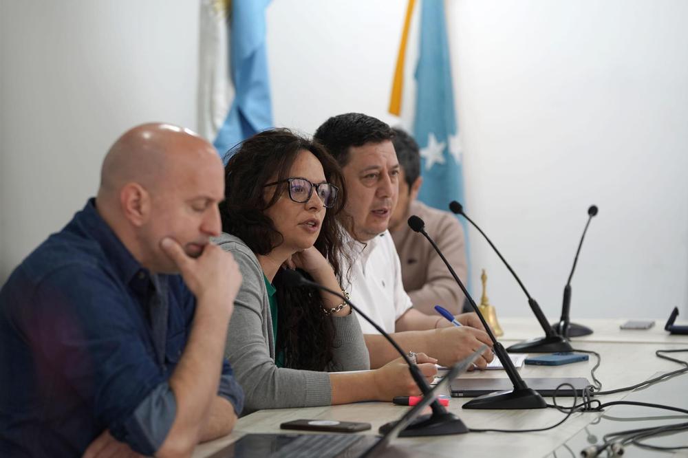 DFA902CD-860D-4329-92A0-E2D350092C2D