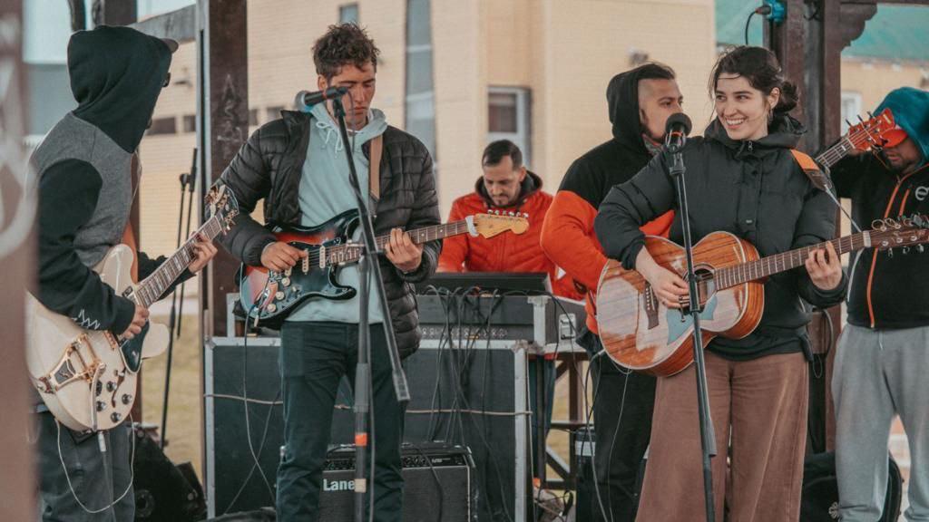 02926B9F-9FA3-42C6-B237-7BBE6733E3B5