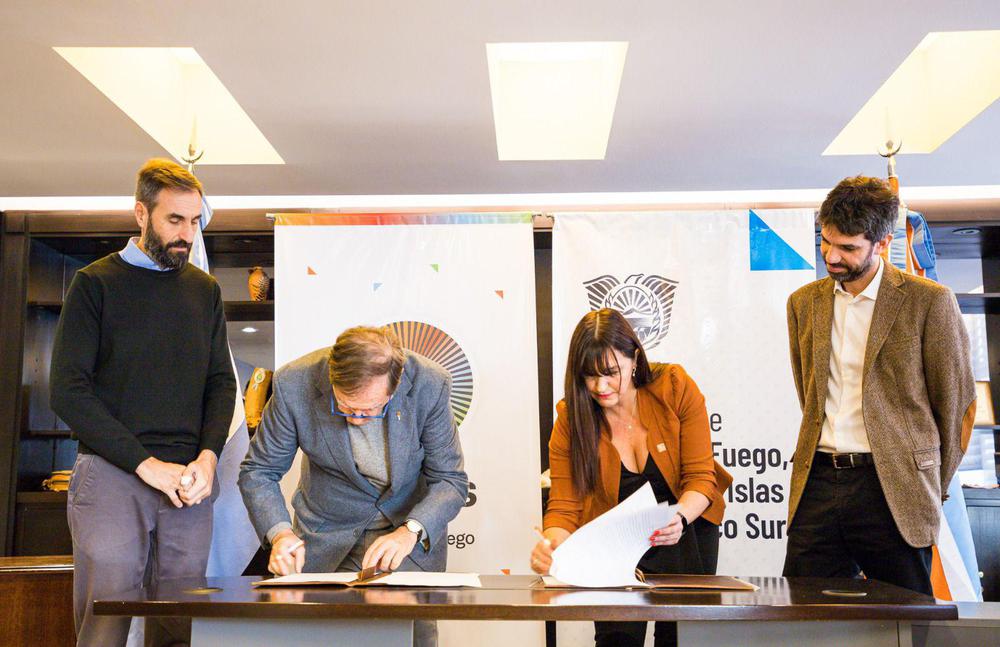 9F9A9403-0E82-472F-A816-38C79784DDBD