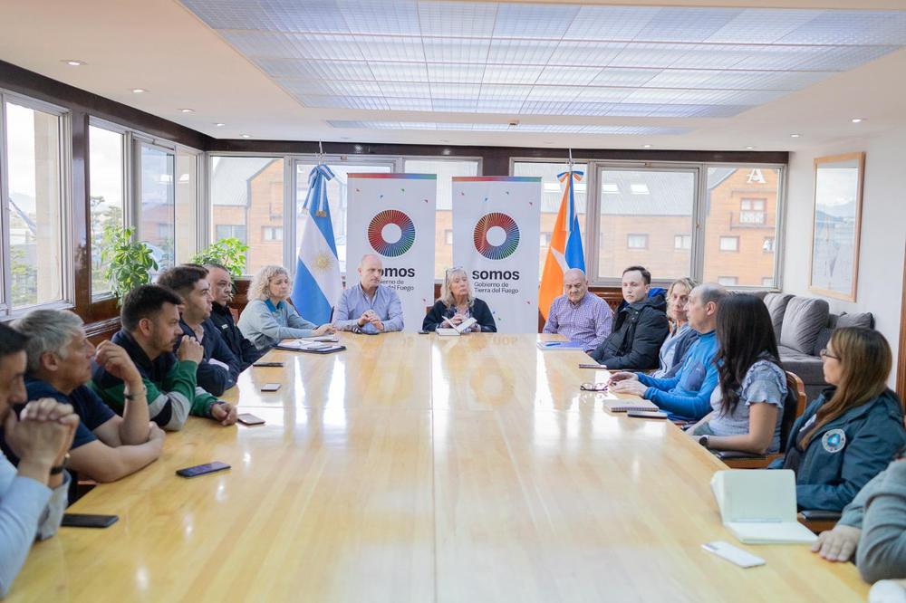 f2326618-9900-497e-8056-1e30a8708391