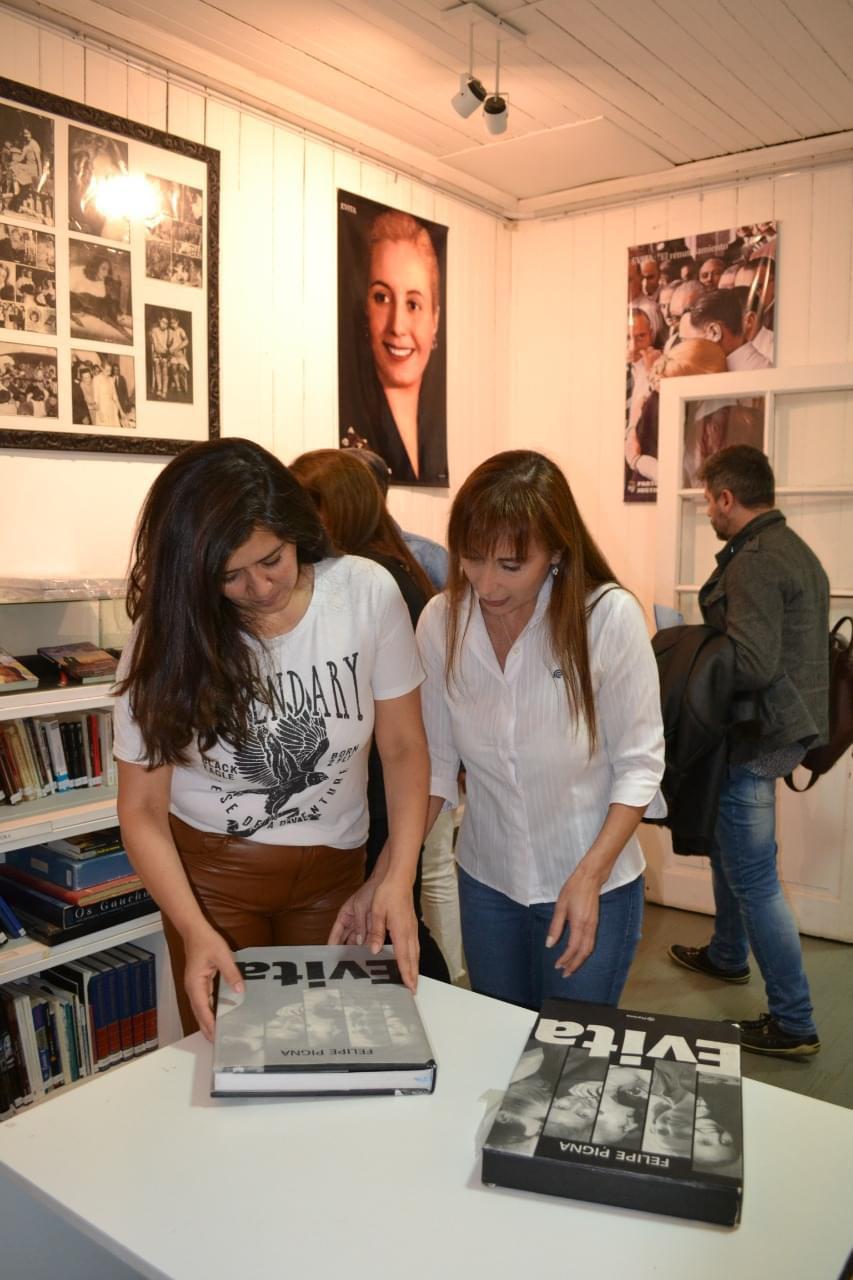 08265EDA-4EEE-4E12-9B4E-436F17BCB8B6