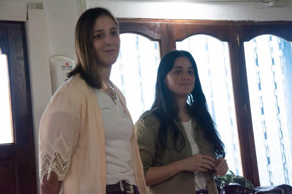 F4E9A2EE-64E4-4DC6-B87C-3E0A18BC1F09