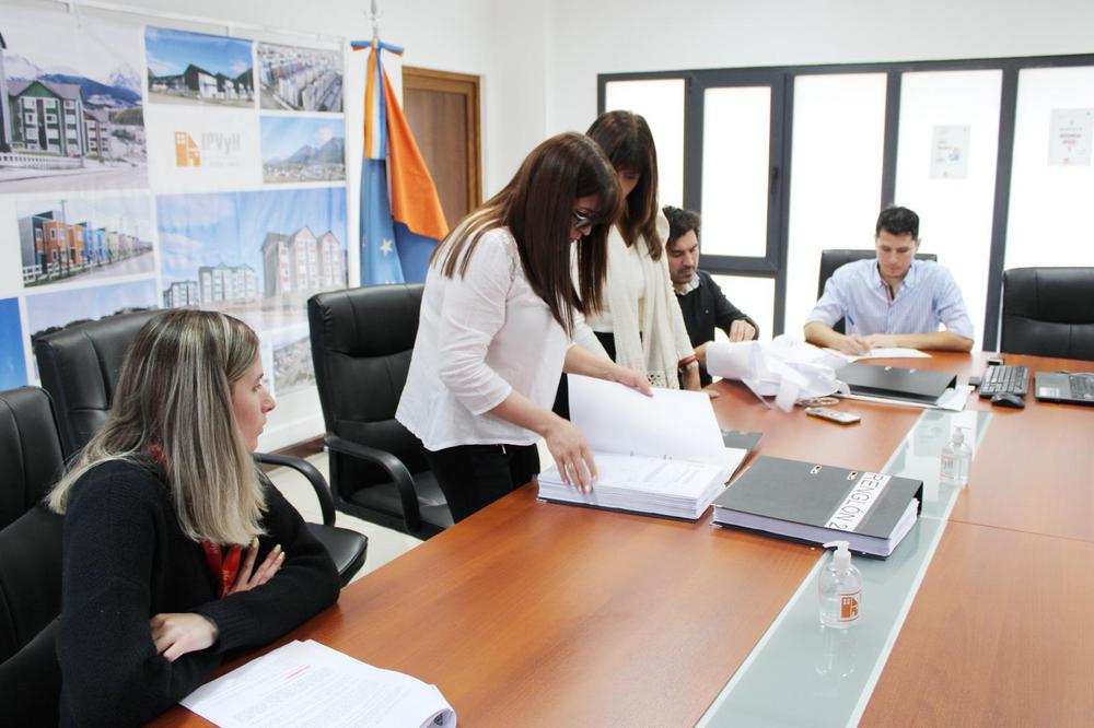 70398e01-b91f-44e2-aa73-9df256c7f438