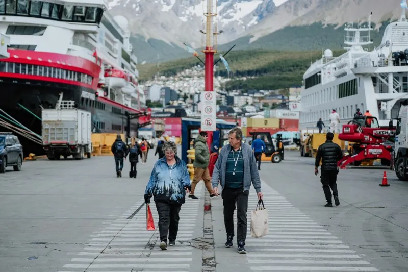 0e5b01e7-5fa7-40ae-93a8-977ccf2fbe45