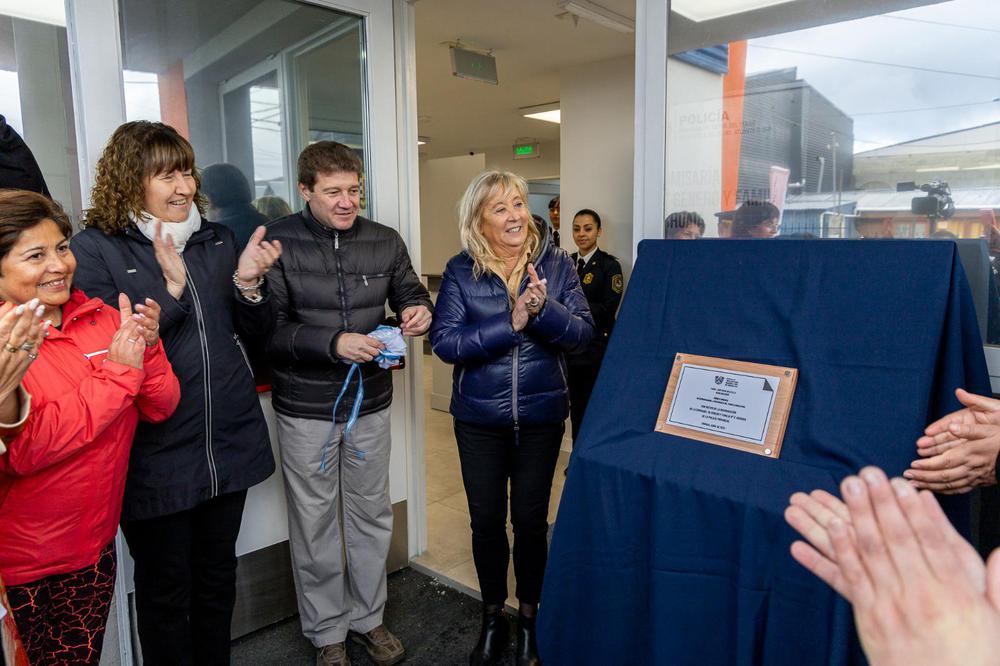 BACFE269-F617-443E-B4CE-534FB58CB3F8