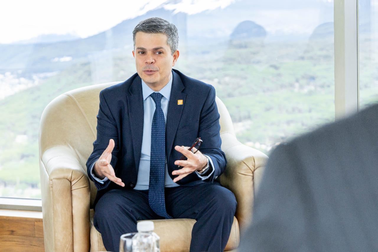 B07A12EB-23B2-4881-970F-10425F443752