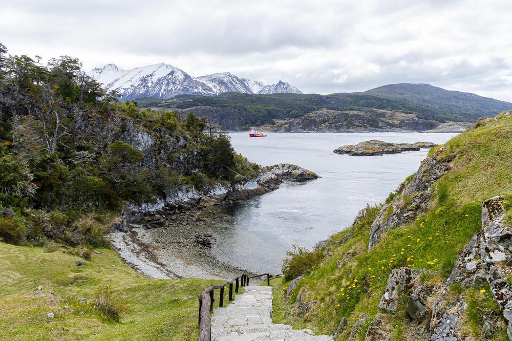 2e370941-f6e4-45ac-959b-12b459e3bad7