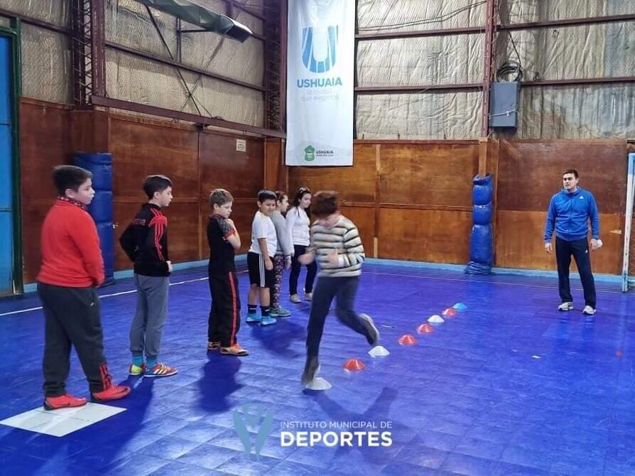 6105c1facc3c749e42d38f47