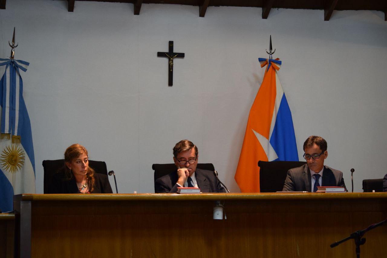 59F68518-DFEE-49DE-AC45-4AE12168BC97