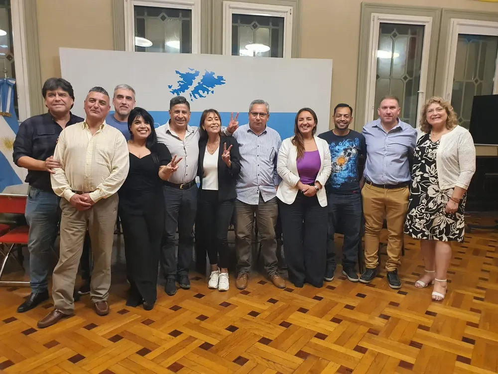 30043585-8e76-4d36-915d-5eef073f9b95